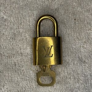 Louis Vuitton Brass '305' Padlock in Goldtone with Goldtone Key [|]